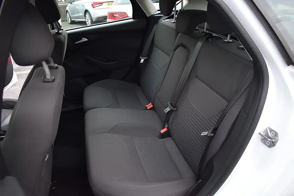 Used 2015 Ford Focus Titanium White - Interior and Exterior details 12