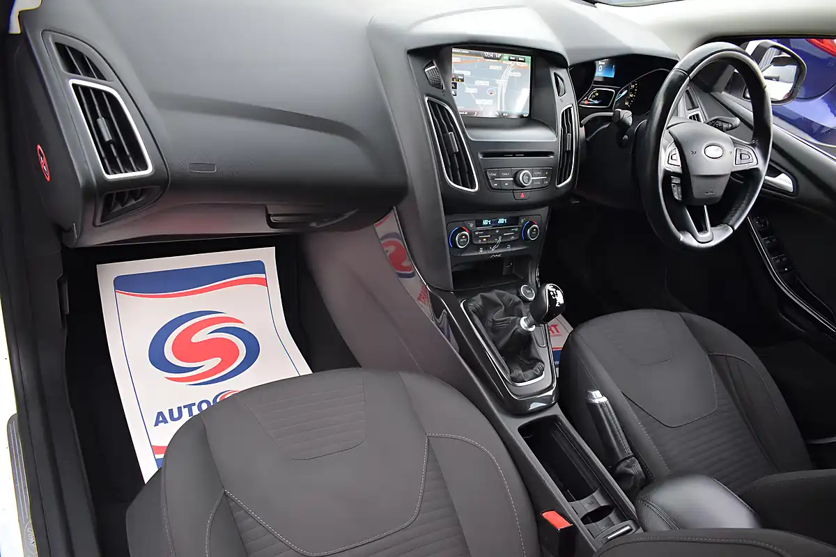 Used 2015 Ford Focus Titanium White - Interior and Exterior details 13