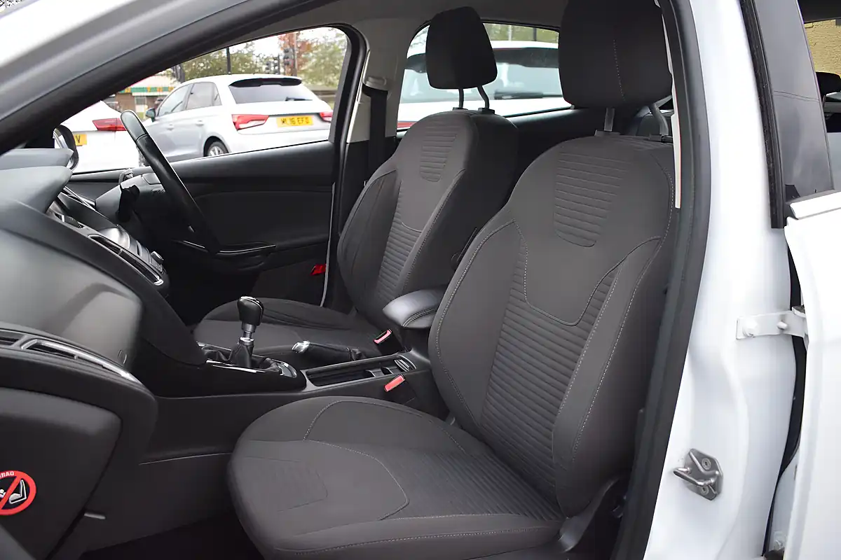 Used 2015 Ford Focus Titanium White - Interior and Exterior details 14