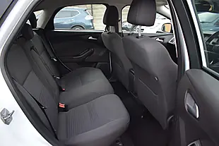 Used 2015 Ford Focus Titanium White - Interior and Exterior details 9