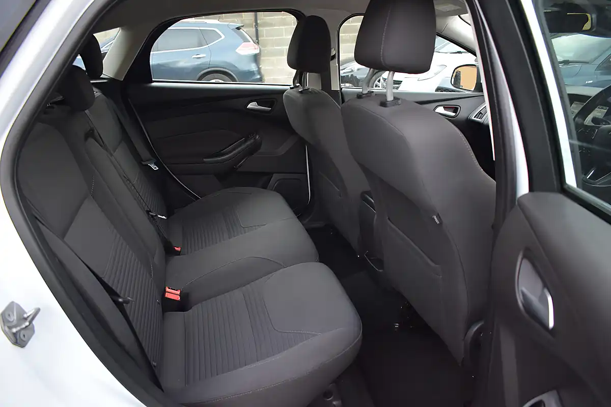 Used 2015 Ford Focus Titanium White - Interior and Exterior details 9