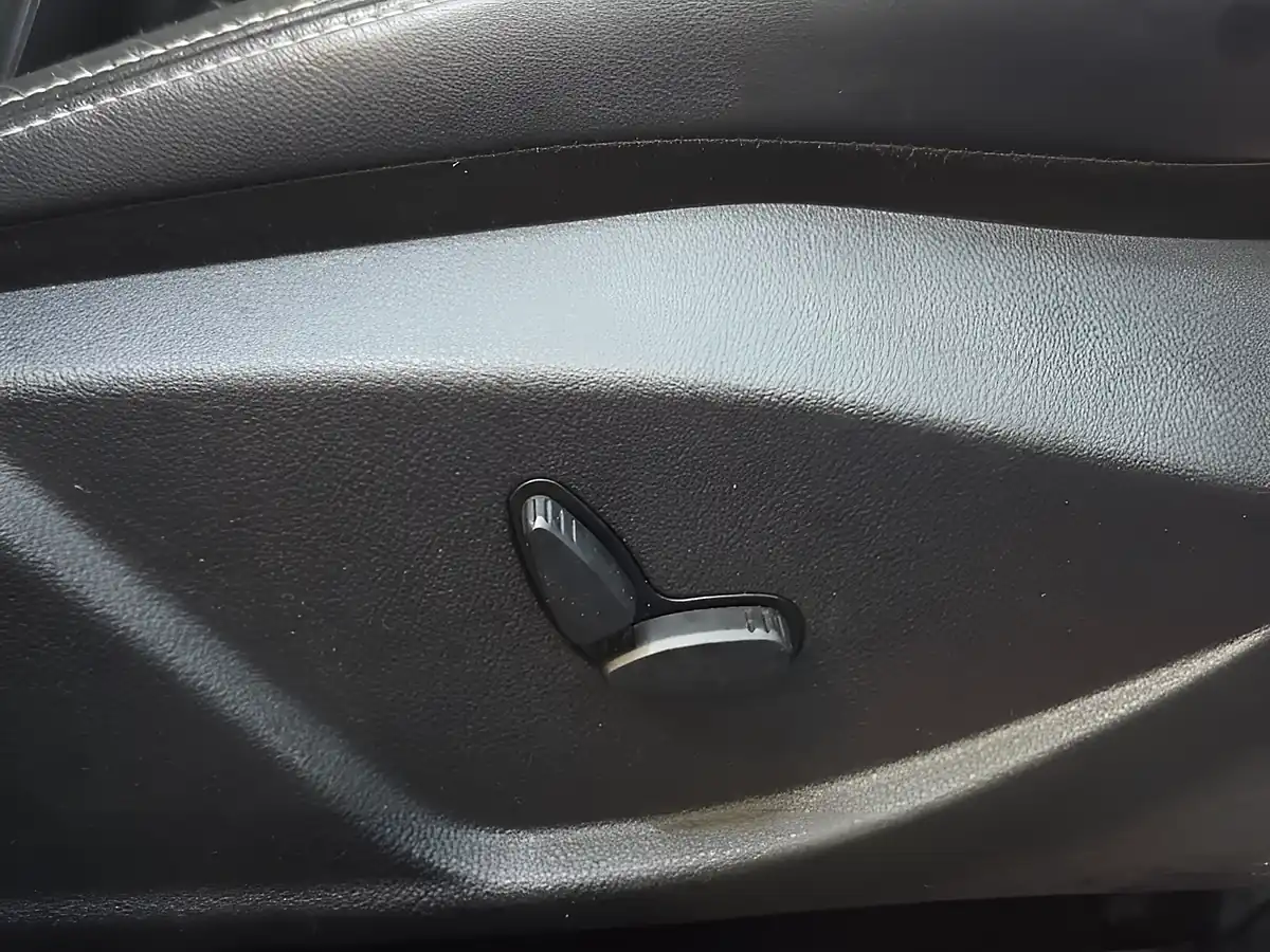 Used 2015 Ford Focus Titanium X Blue - Interior and Exterior details 16