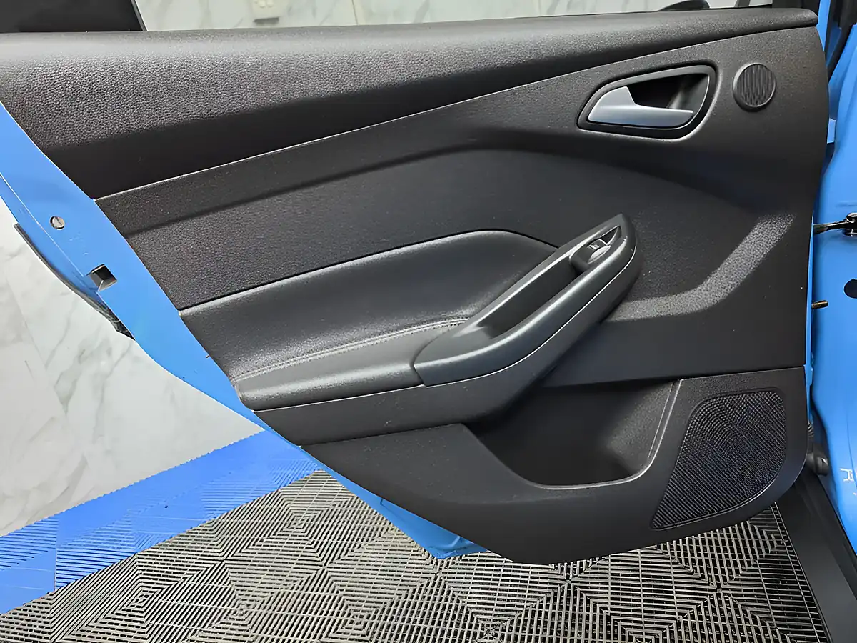 Used 2015 Ford Focus Titanium X Blue - Interior and Exterior details 18