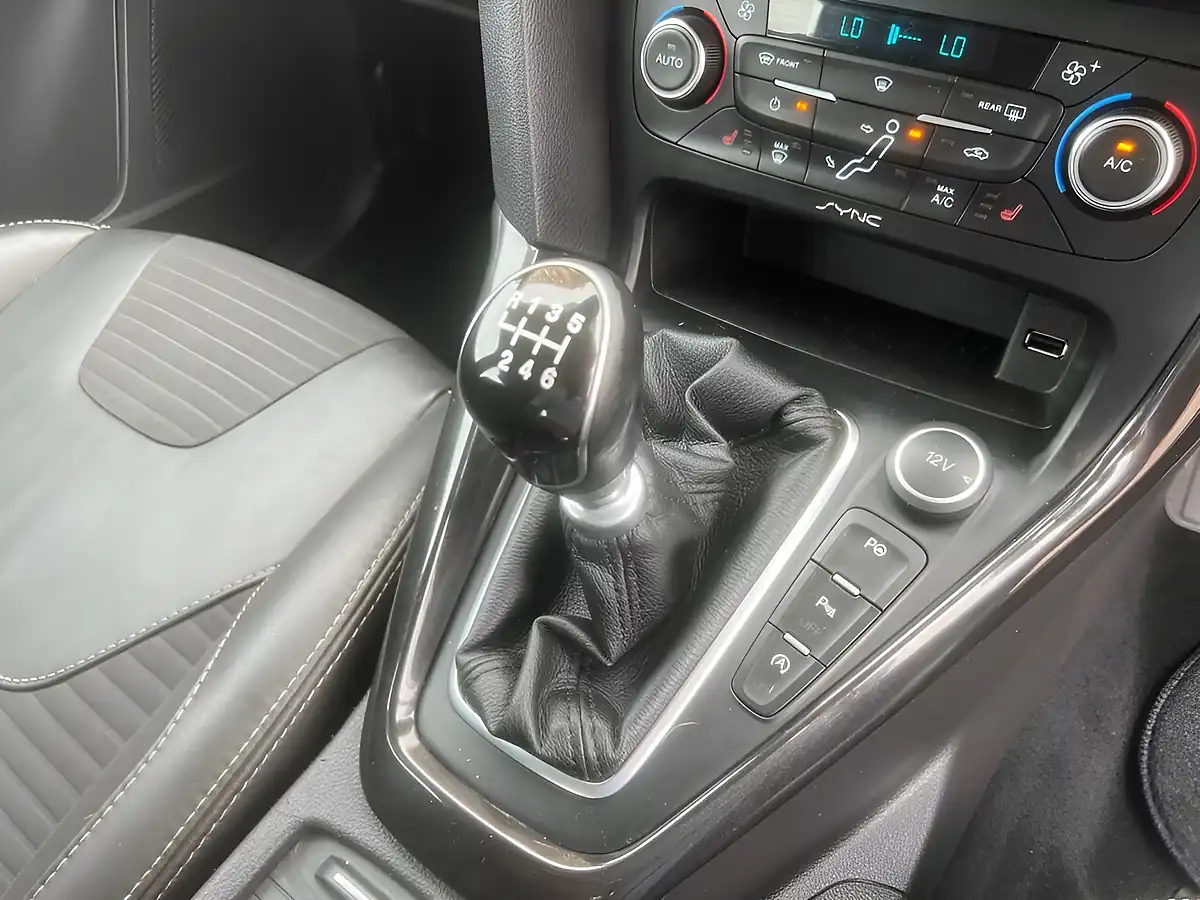 Used 2015 Ford Focus Titanium X Blue - Interior and Exterior details 17