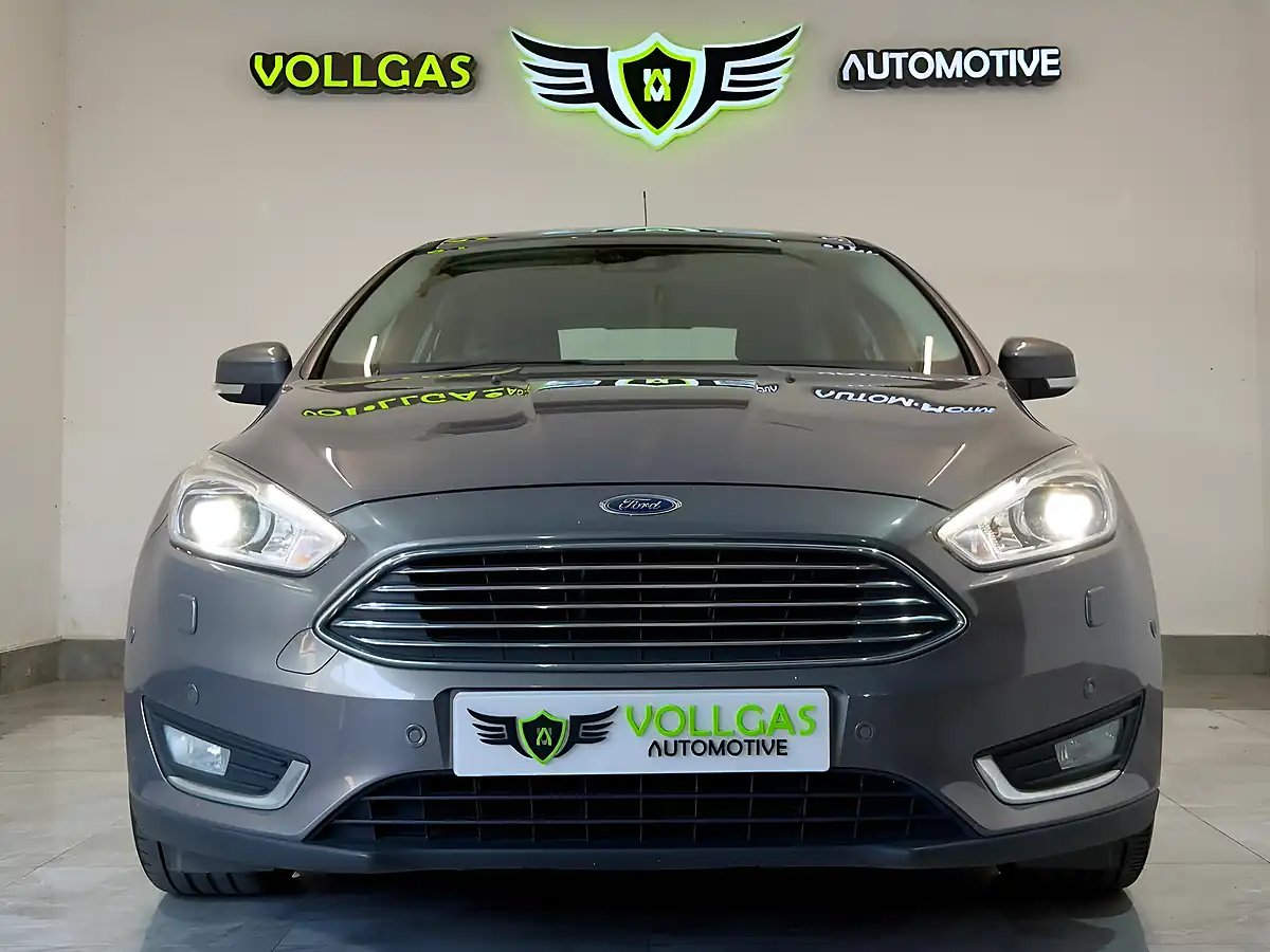 Used 2015 Ford Focus Titanium X Brown - Interior and Exterior details 10