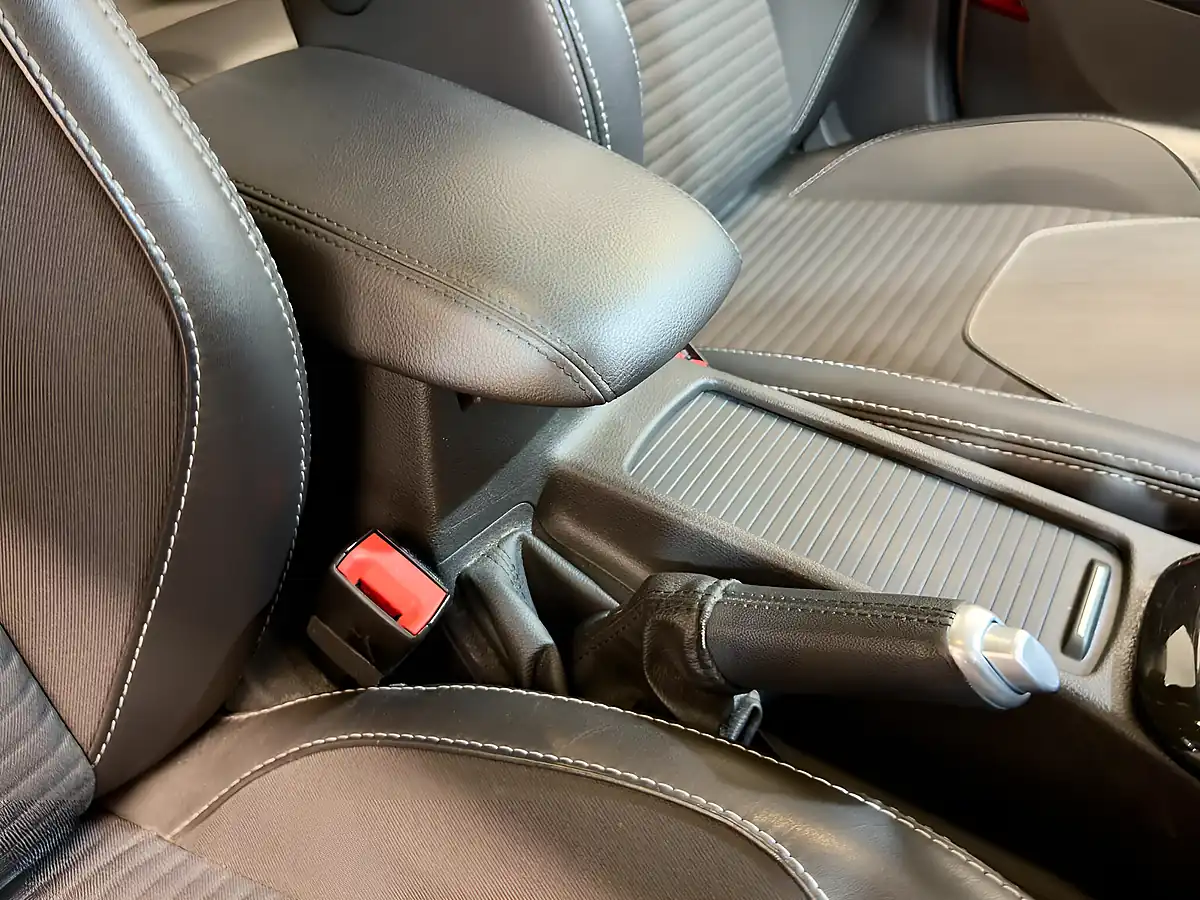 Used 2015 Ford Focus Titanium X Brown - Interior and Exterior details 14