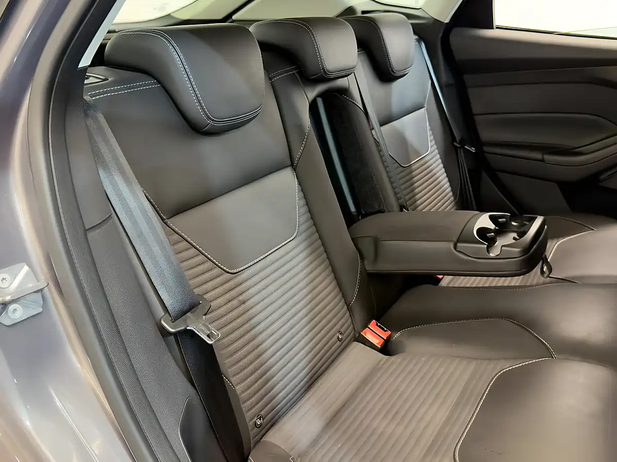 Used 2015 Ford Focus Titanium X Brown - Interior and Exterior details 16
