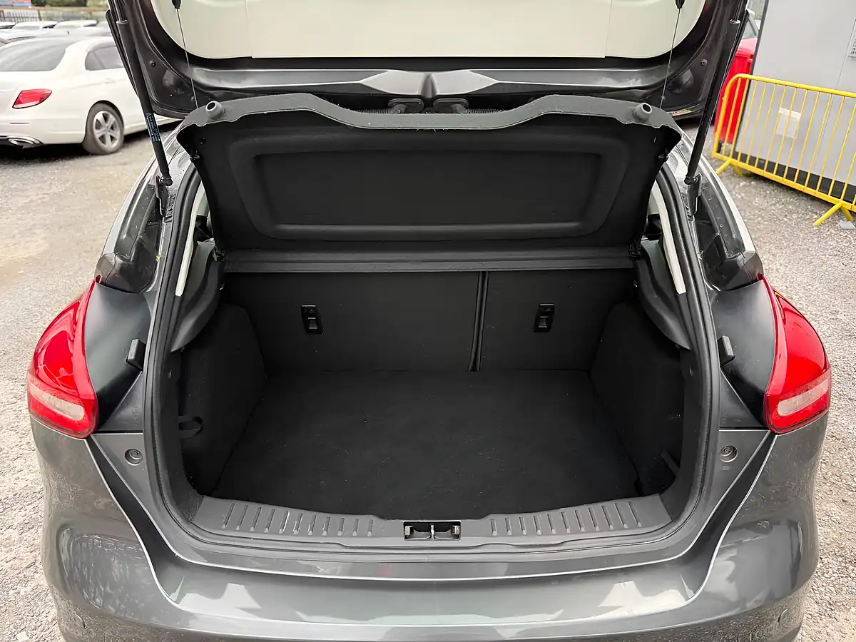 Used 2015 Ford Focus Titanium X Grey - Interior and Exterior details 7