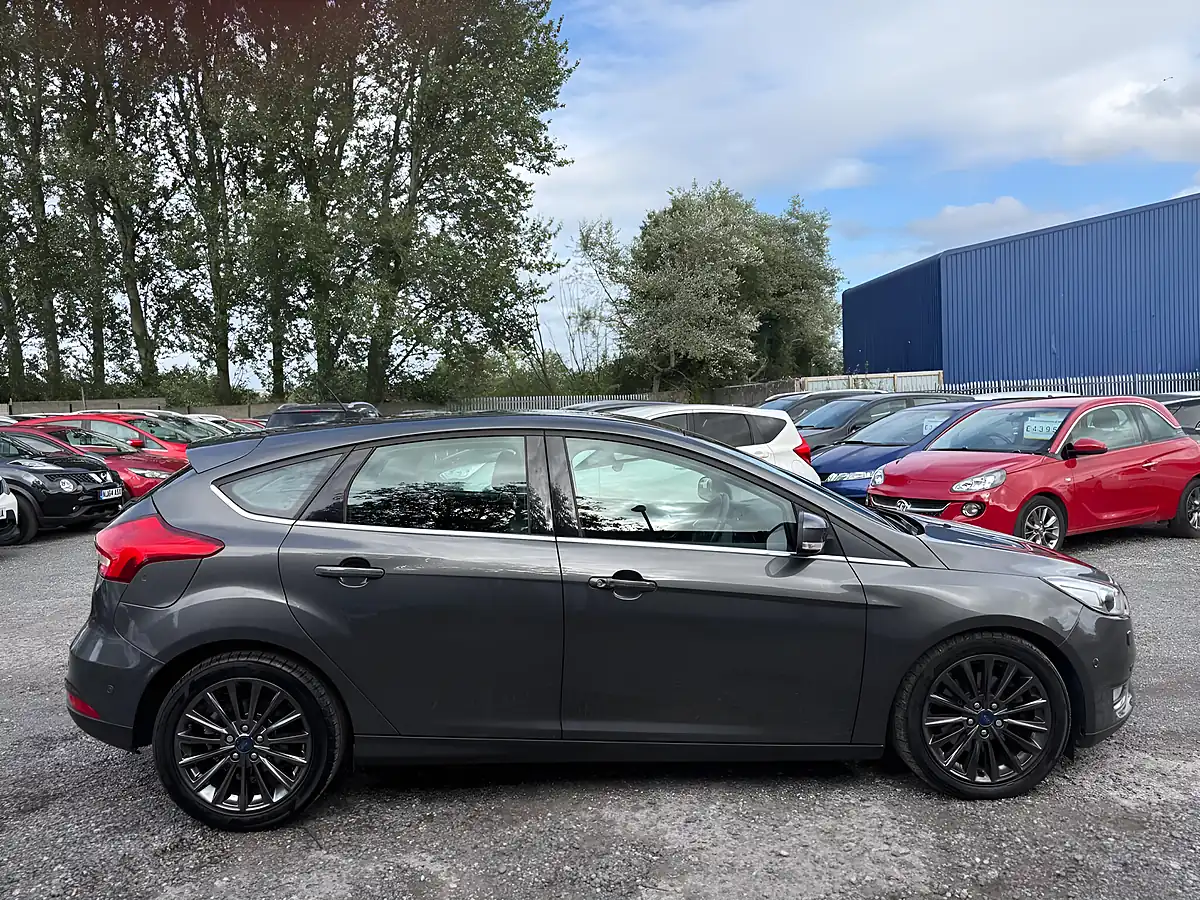 Used 2015 Ford Focus Titanium X Grey - Interior and Exterior details 9