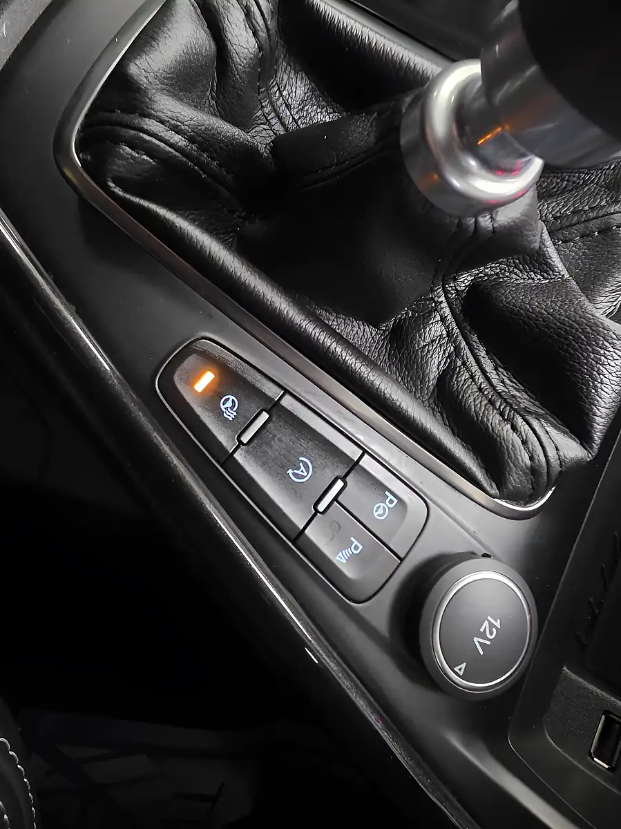 Used 2015 Ford Focus Titanium X Grey - Interior and Exterior details 17