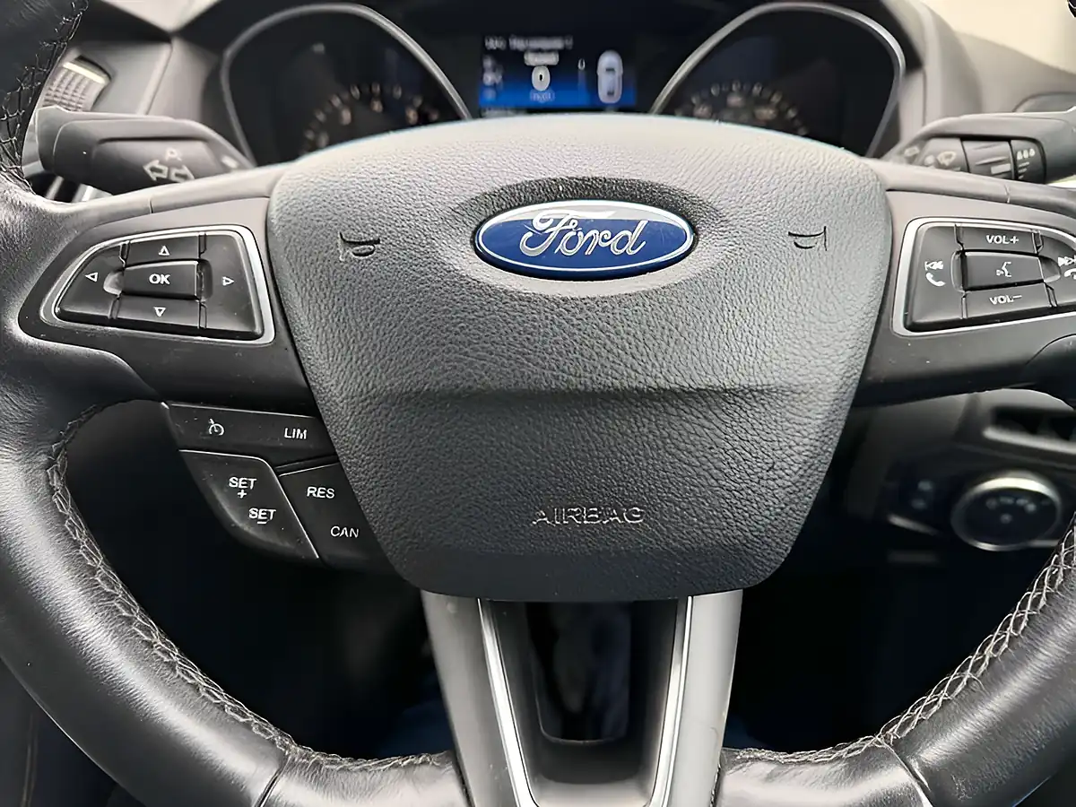 Used 2015 Ford Focus Titanium X Red - Interior and Exterior details 16