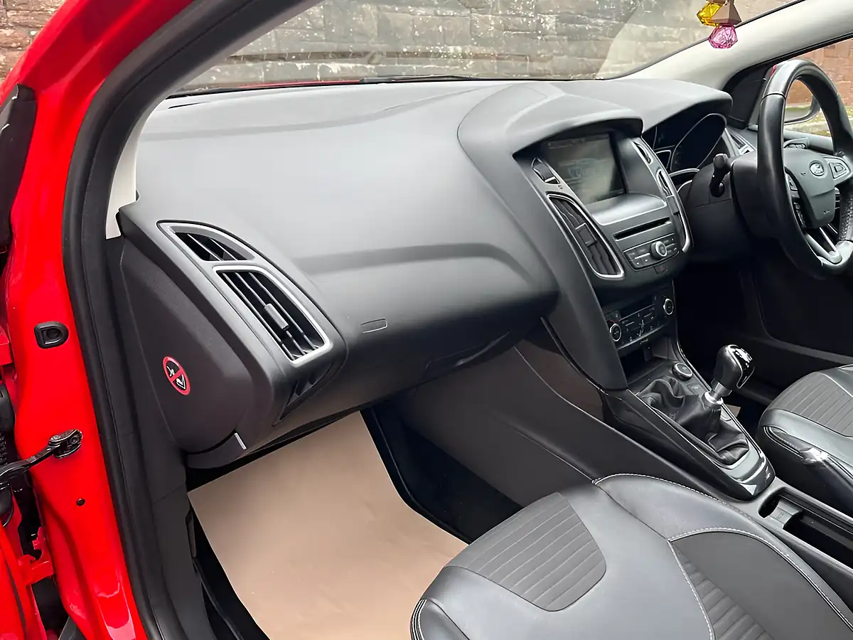 Used 2015 Ford Focus Titanium X Red - Interior and Exterior details 18