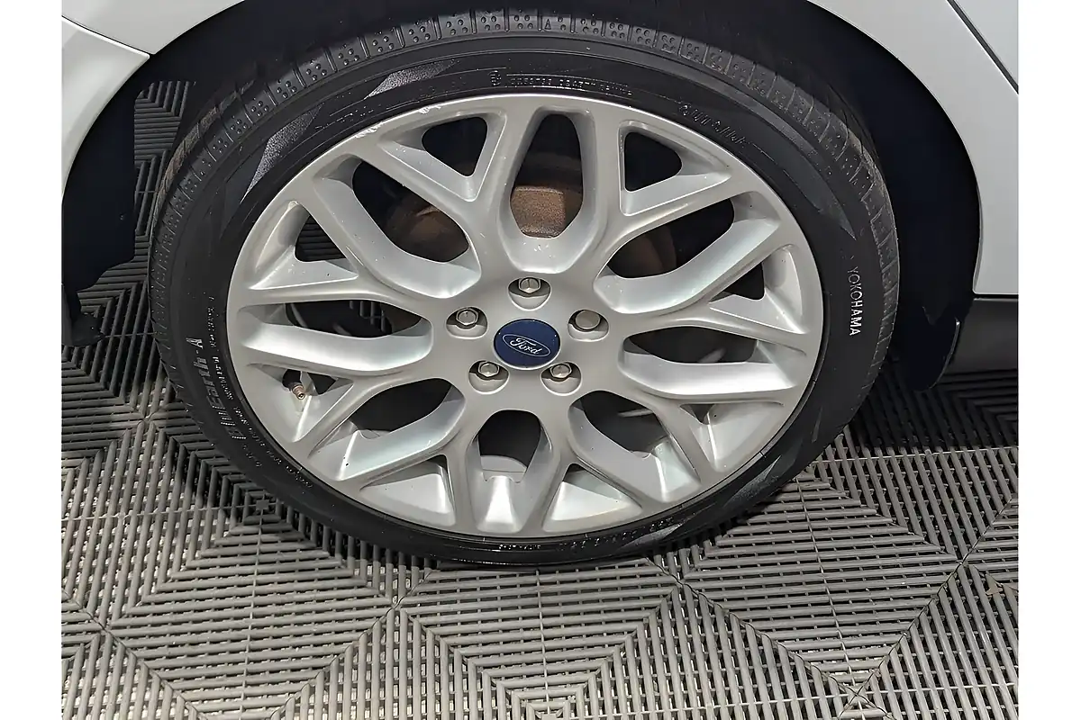 Used 2015 Ford Focus Titanium X White - Interior and Exterior details 10