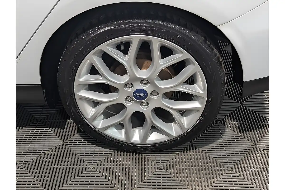 Used 2015 Ford Focus Titanium X White - Interior and Exterior details 11