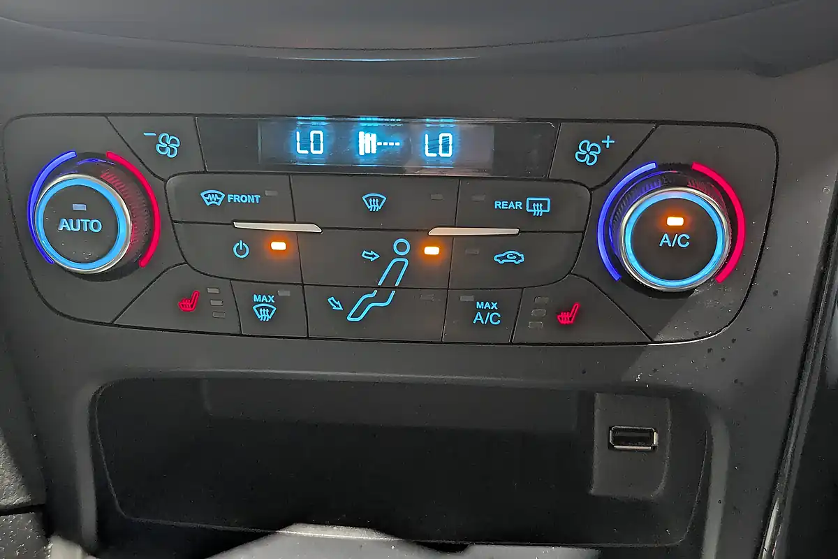 Used 2015 Ford Focus Titanium X White - Interior and Exterior details 13