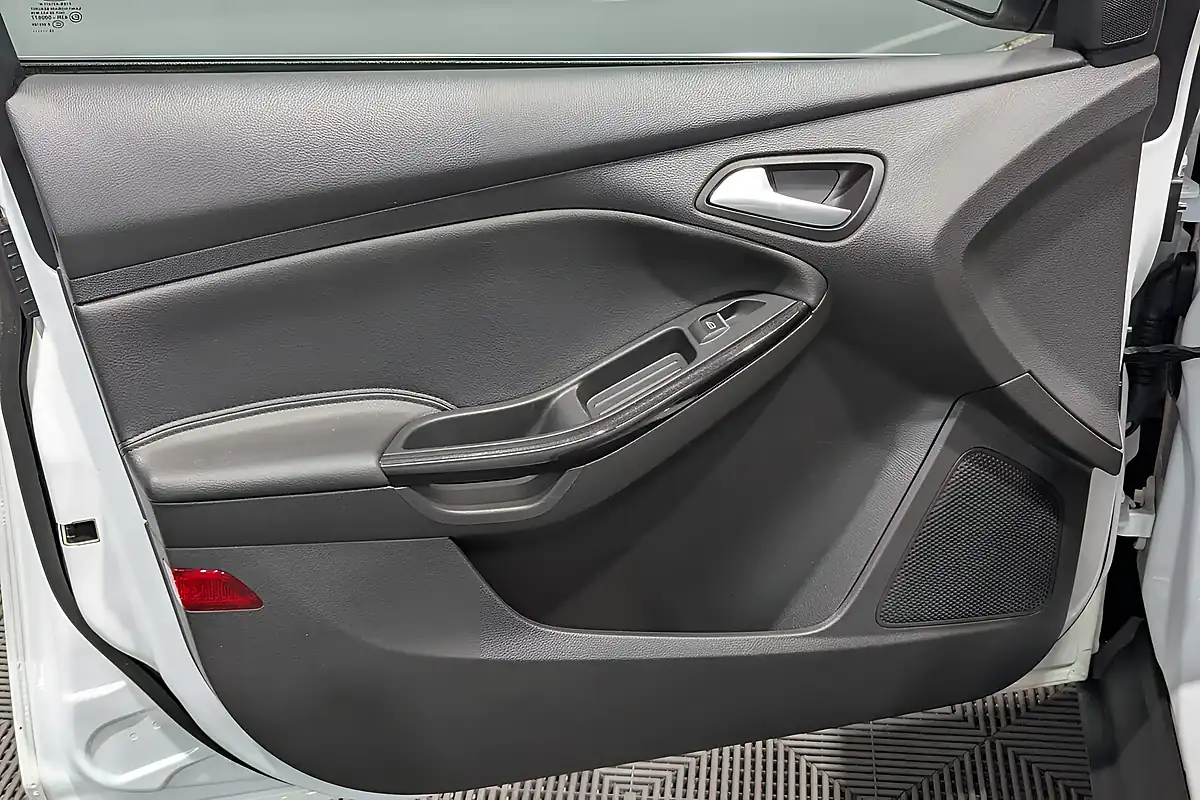 Used 2015 Ford Focus Titanium X White - Interior and Exterior details 19