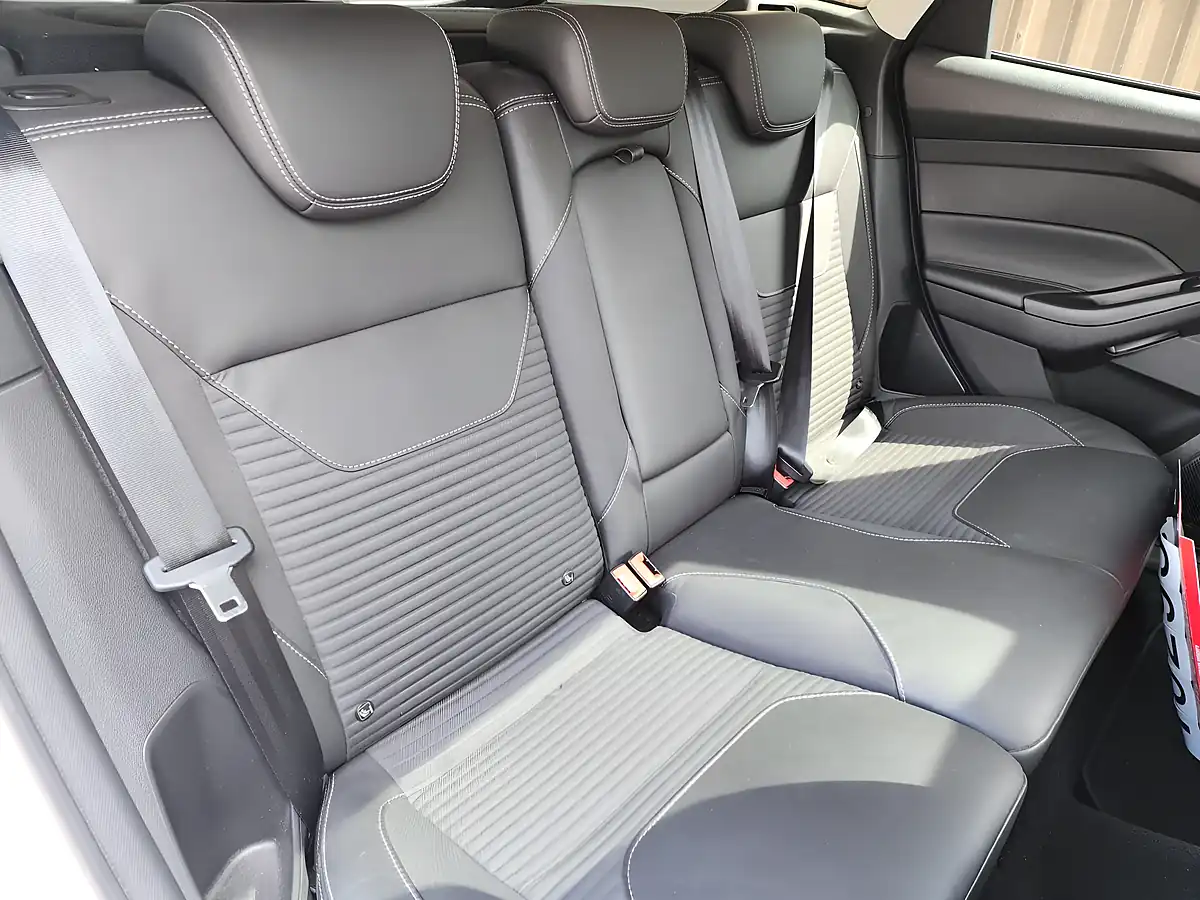 Used 2015 Ford Focus Titanium X White - Interior and Exterior details 18