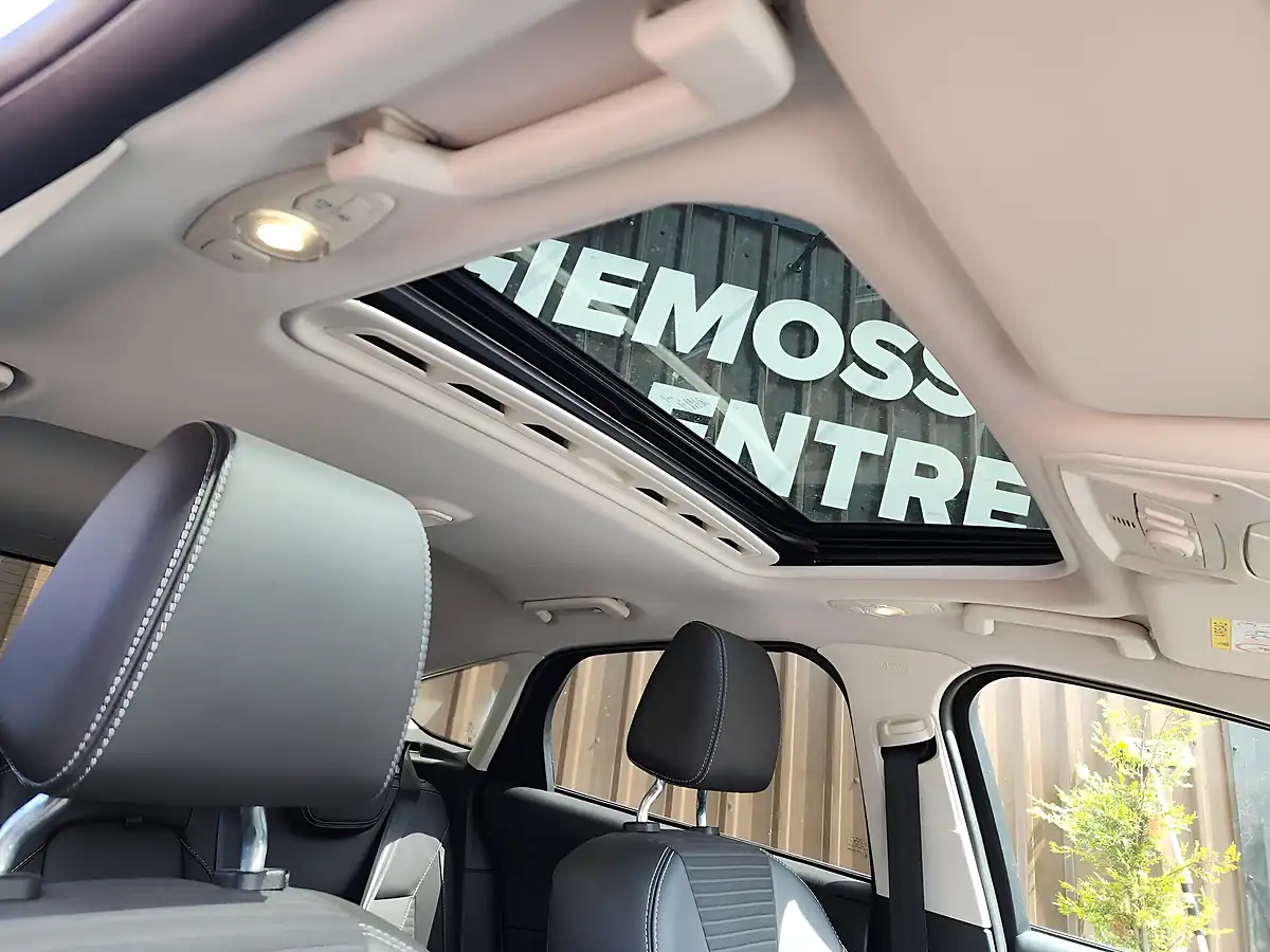 Used 2015 Ford Focus Titanium X White - Interior and Exterior details 7