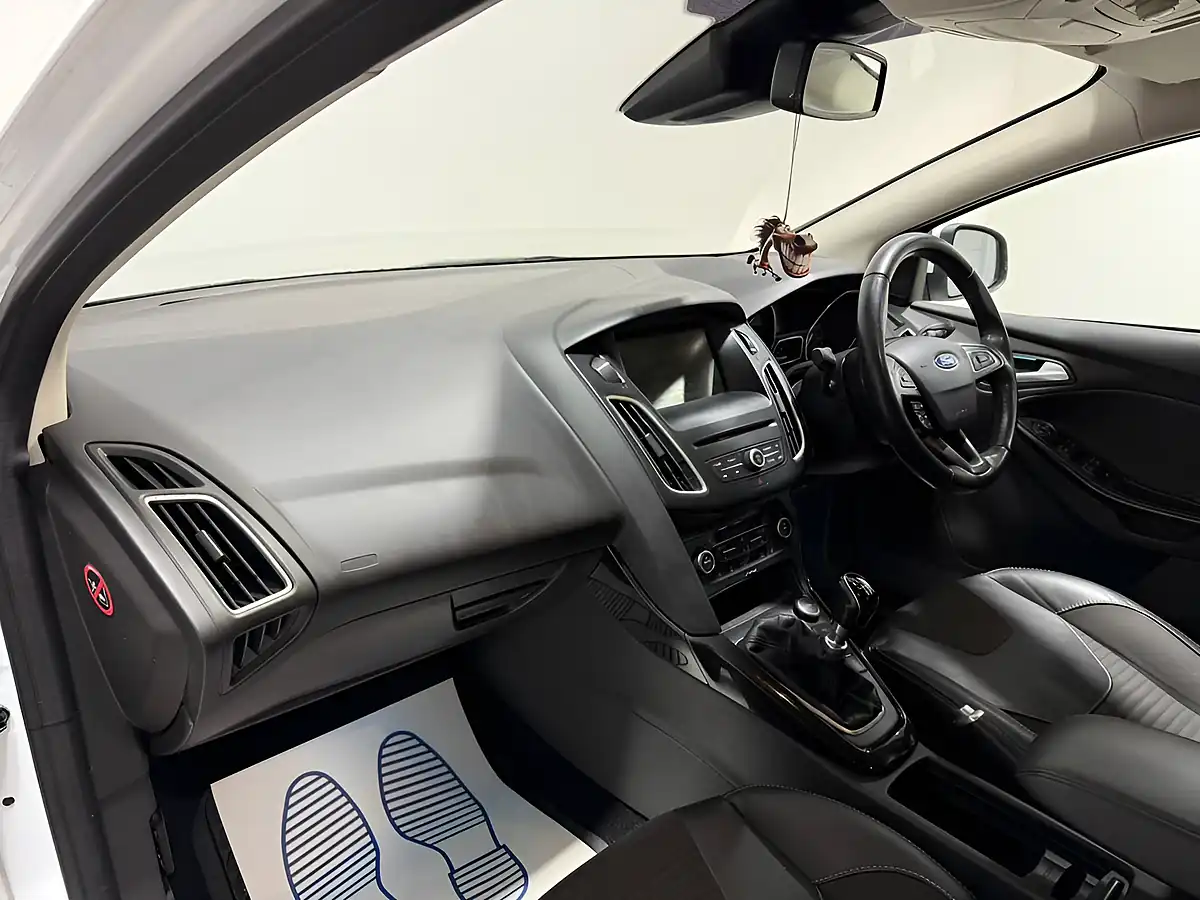 Used 2015 Ford Focus Titanium X White - Interior and Exterior details 12