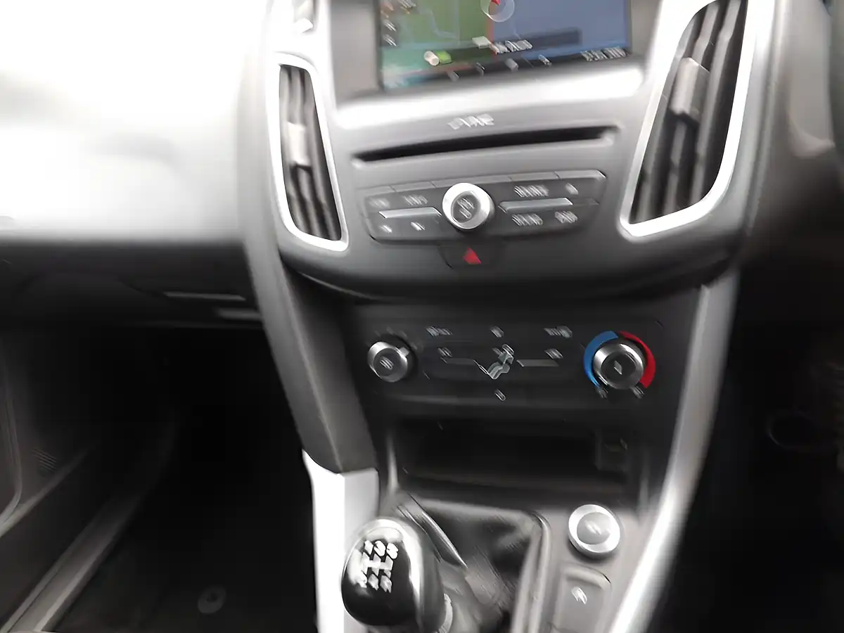 Used 2015 Ford Focus Zetec Black - Interior and Exterior details 11