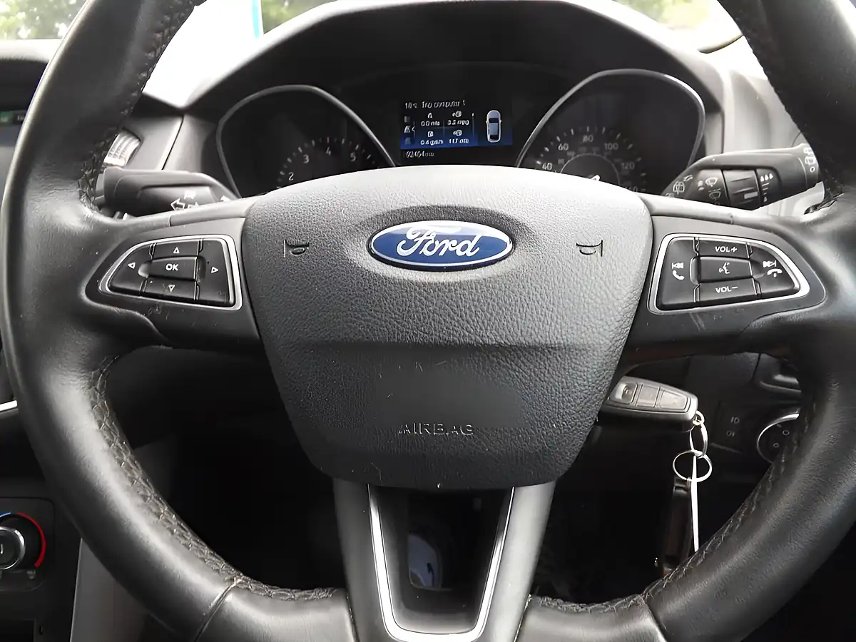 Used 2015 Ford Focus Zetec Black - Interior and Exterior details 13