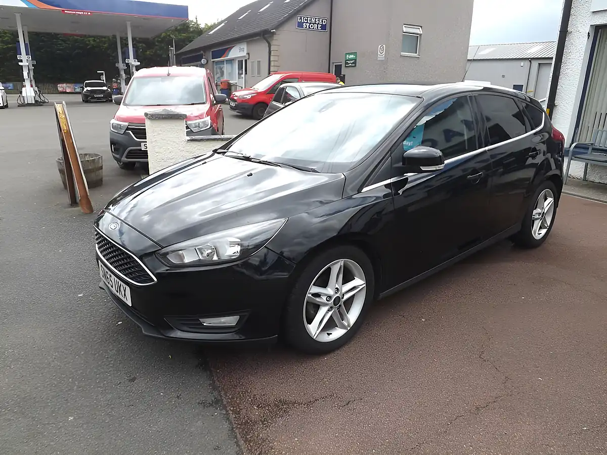 Used 2015 Ford Focus Zetec Black - Interior and Exterior details 2