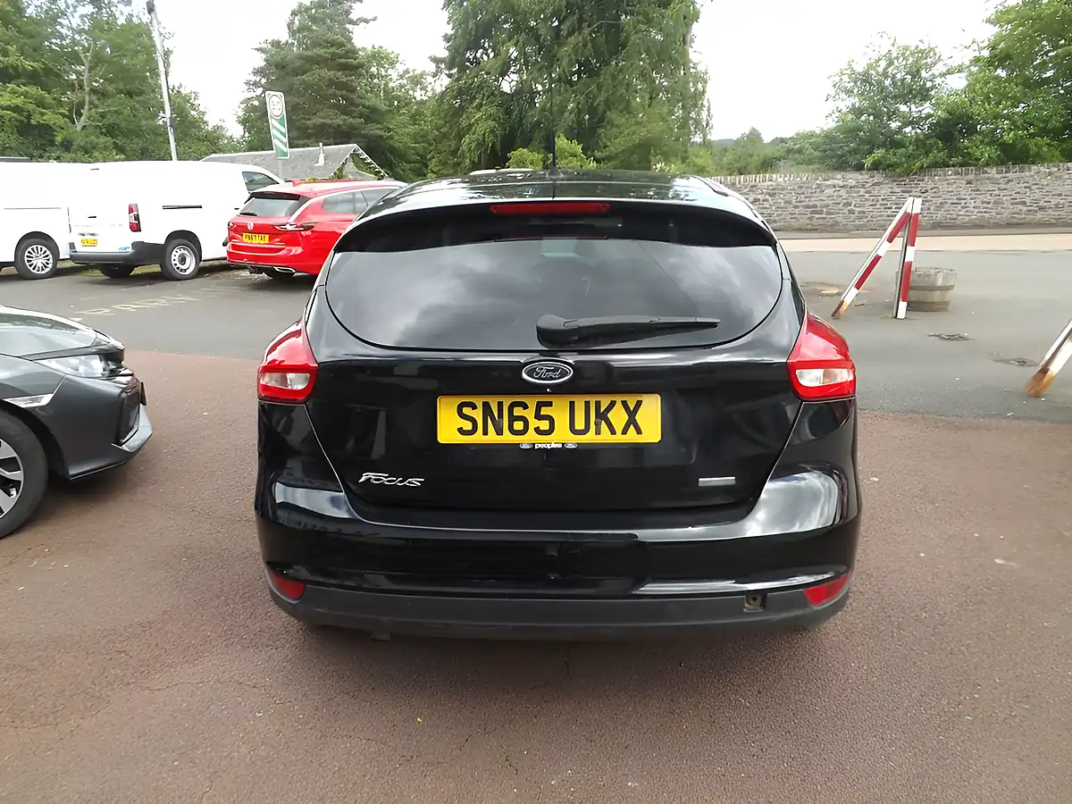Used 2015 Ford Focus Zetec Black - Interior and Exterior details 5