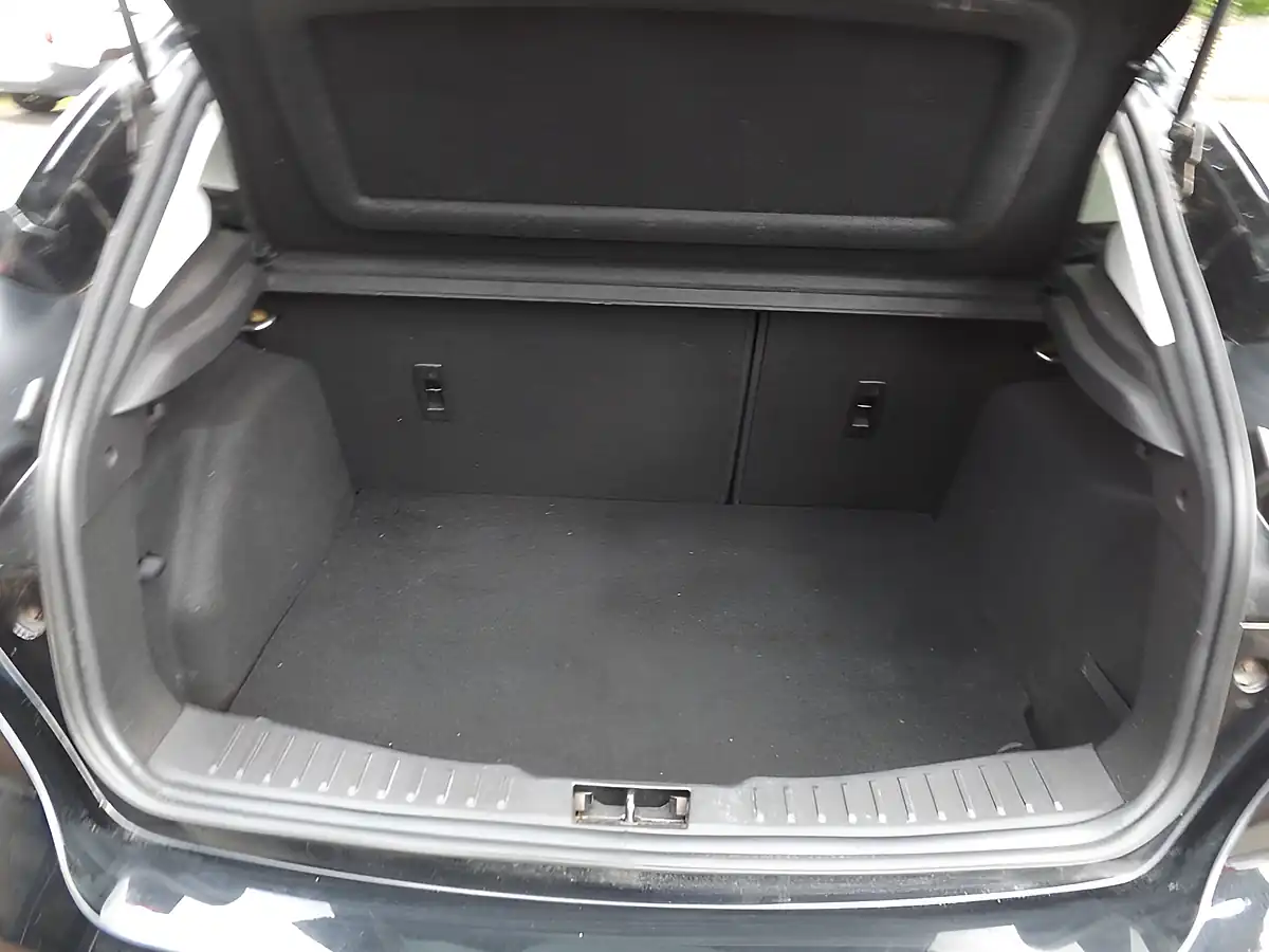 Used 2015 Ford Focus Zetec Black - Interior and Exterior details 6