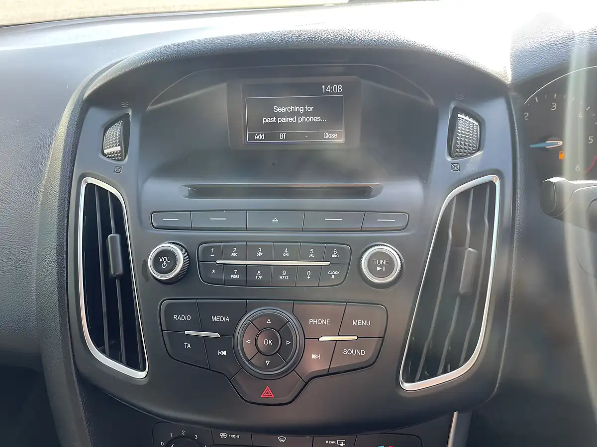 Used 2015 Ford Focus Zetec Black - Interior and Exterior details 14
