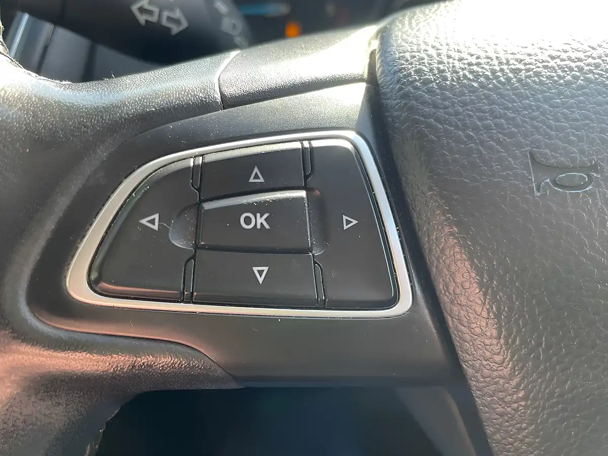 Used 2015 Ford Focus Zetec Black - Interior and Exterior details 16