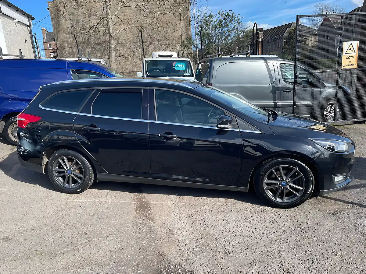 Used 2015 Ford Focus Zetec Black - Interior and Exterior details 3