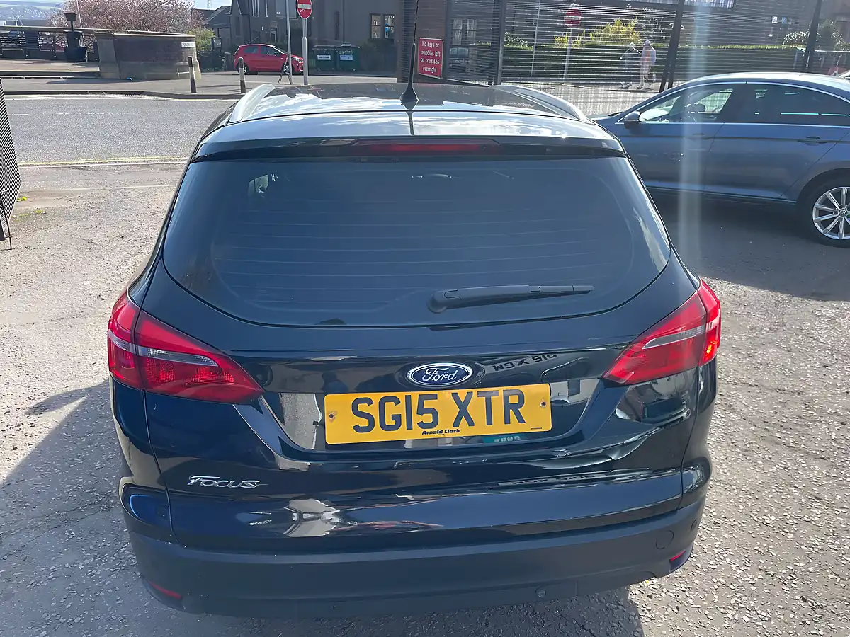 Used 2015 Ford Focus Zetec Black - Interior and Exterior details 5