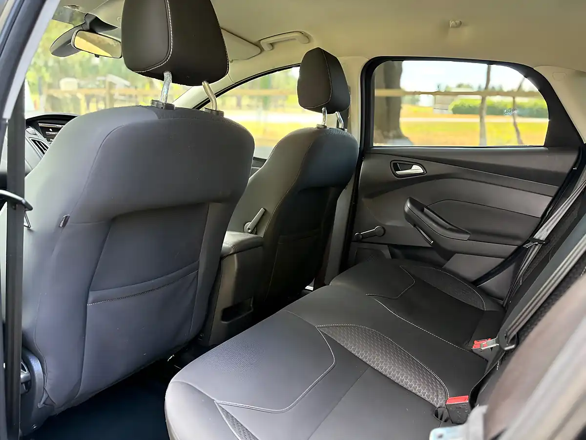 Used 2015 Ford Focus Zetec Black - Interior and Exterior details 16