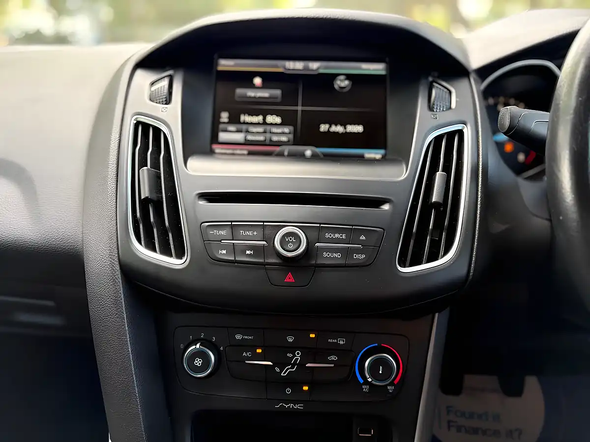 Used 2015 Ford Focus Zetec Black - Interior and Exterior details 18