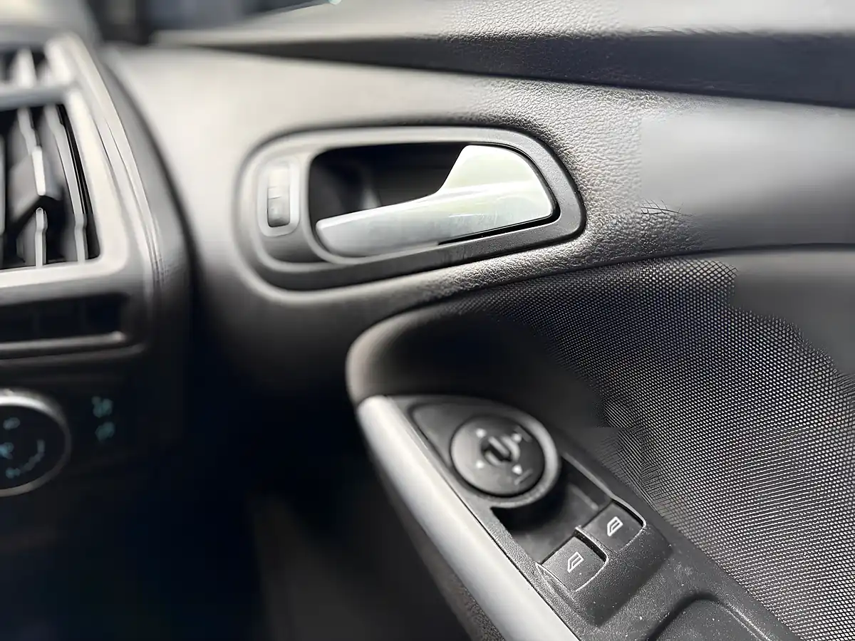 Used 2015 Ford Focus Zetec Black - Interior and Exterior details 20