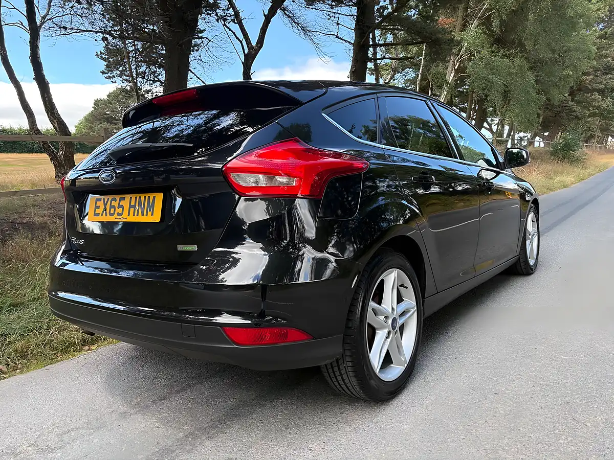 Used 2015 Ford Focus Zetec Black - Interior and Exterior details 7