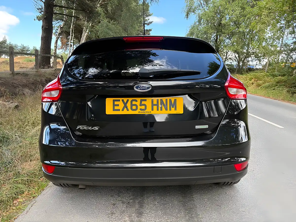Used 2015 Ford Focus Zetec Black - Interior and Exterior details 8