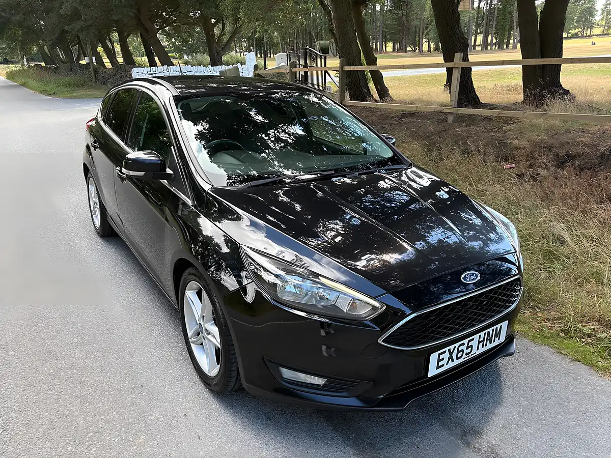Used 2015 Ford Focus Zetec Black - Interior and Exterior details 9