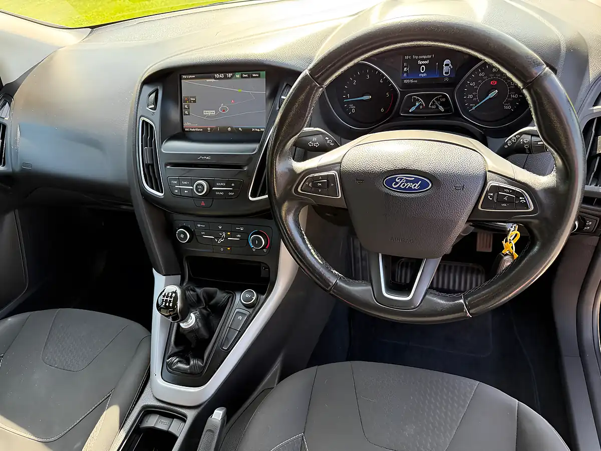 Used 2015 Ford Focus Zetec Black - Interior and Exterior details 10