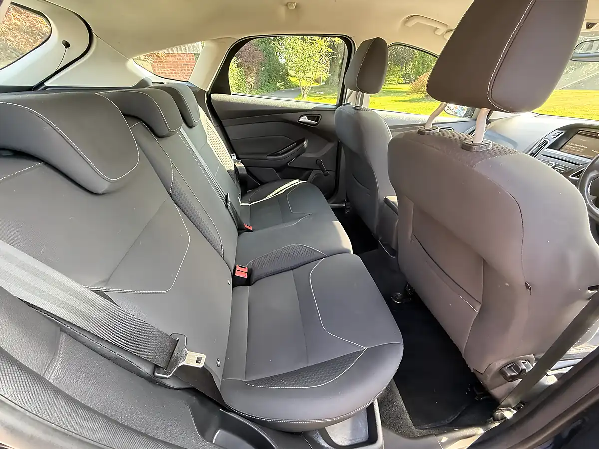 Used 2015 Ford Focus Zetec Black - Interior and Exterior details 16