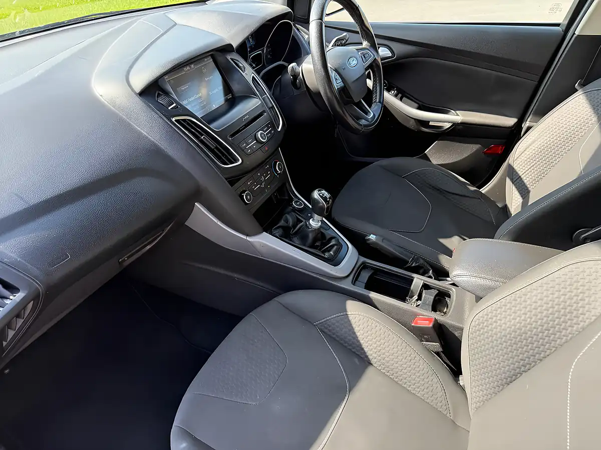 Used 2015 Ford Focus Zetec Black - Interior and Exterior details 18