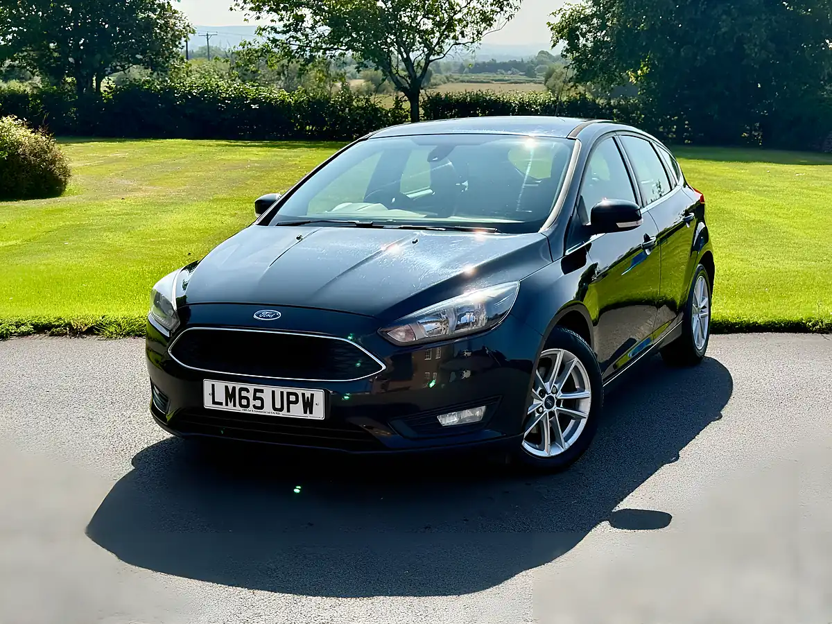 Used 2015 Ford Focus Zetec Black - Interior and Exterior details 3
