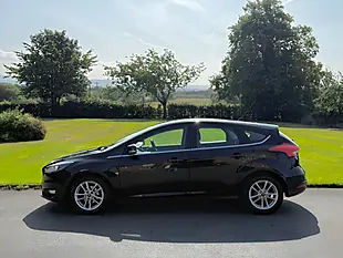 Used 2015 Ford Focus Zetec Black - Interior and Exterior details 7