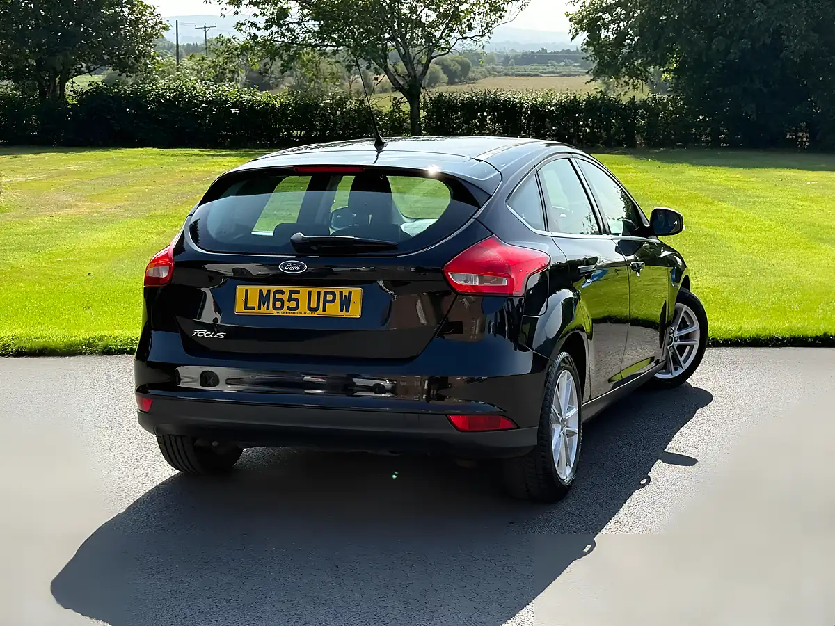 Used 2015 Ford Focus Zetec Black - Interior and Exterior details 8