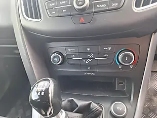 Used 2015 Ford Focus Zetec Black - Interior and Exterior details 12