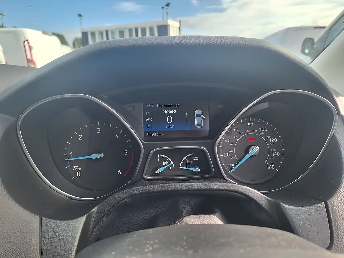 Used 2015 Ford Focus Zetec Black - Interior and Exterior details 14