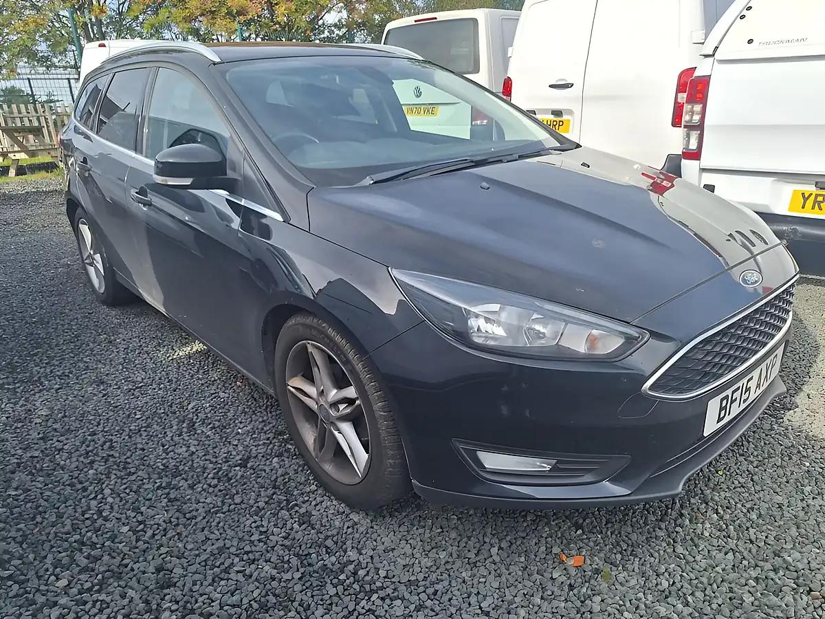 Used 2015 Ford Focus Zetec Black - Interior and Exterior details 3