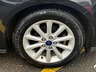Used 2015 Ford Focus Zetec Black - Interior and Exterior details 10