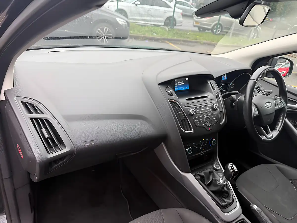 Used 2015 Ford Focus Zetec Black - Interior and Exterior details 11