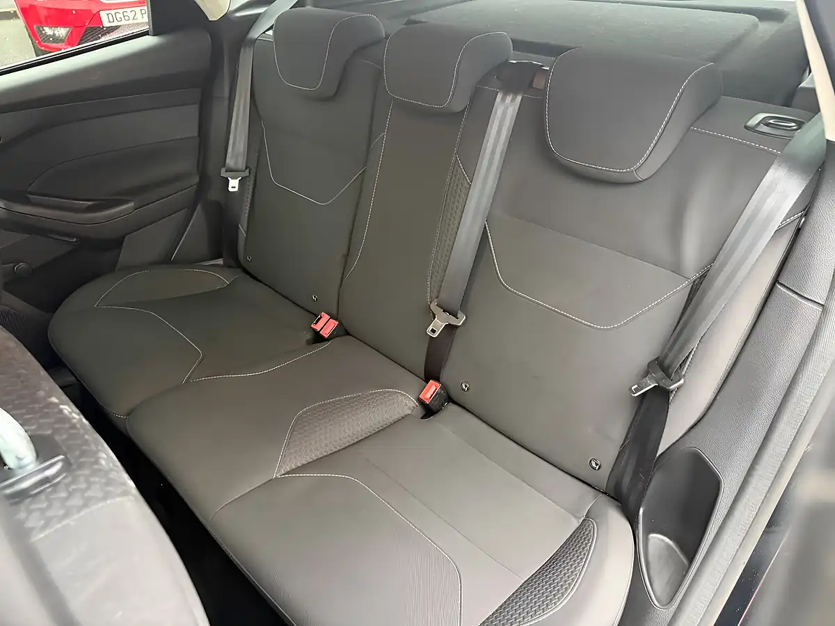 Used 2015 Ford Focus Zetec Black - Interior and Exterior details 13